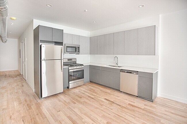 Photo - 2445 N Lincoln Ave