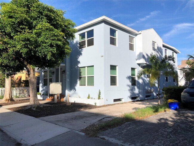 Building Photo - 114 S M St Unit 2 Rental