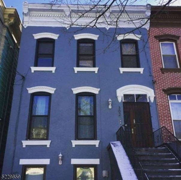 Building Photo - 302 Princeton Ave Unit 2 Rental
