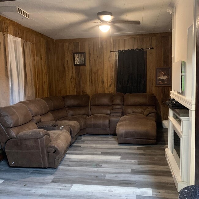 Photo - 301 Luverne St.