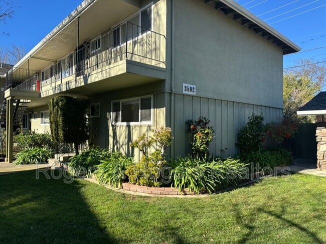 Photo - 3592 Payne Ave