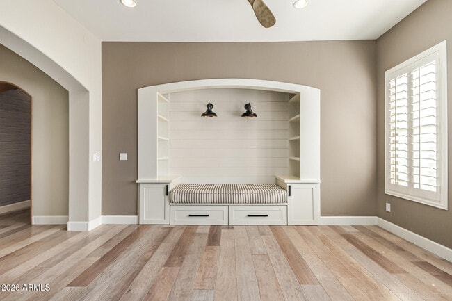 Photo - 326 W Loma Ln