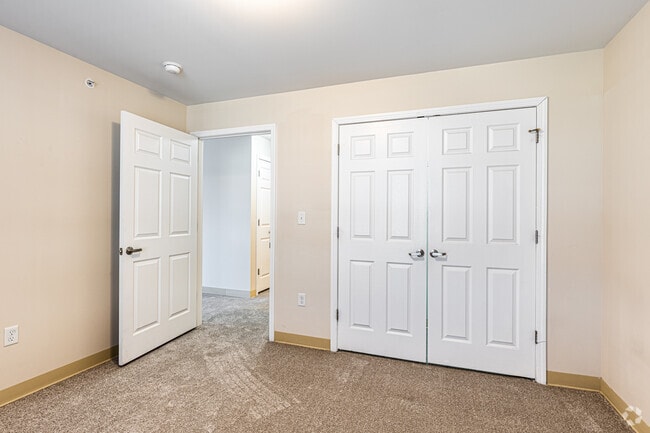2BR, 1.5BA - 850SF