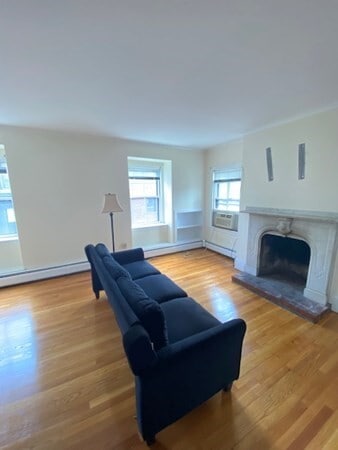 Photo - 115 Pinckney St Unit 4