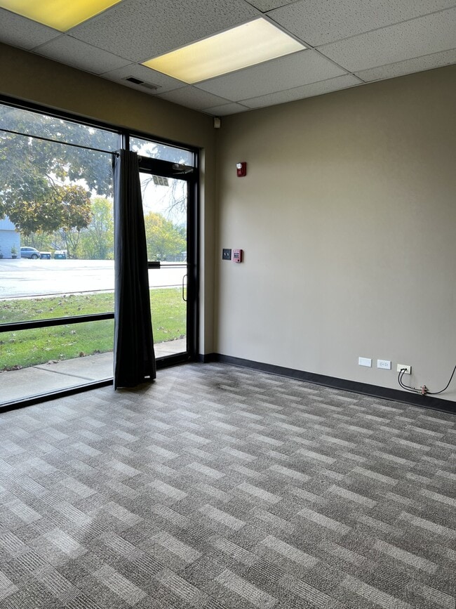 558 Main St Unit 1