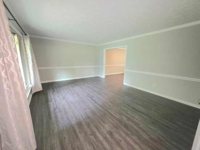 Photo - 415 Rosewood Ln