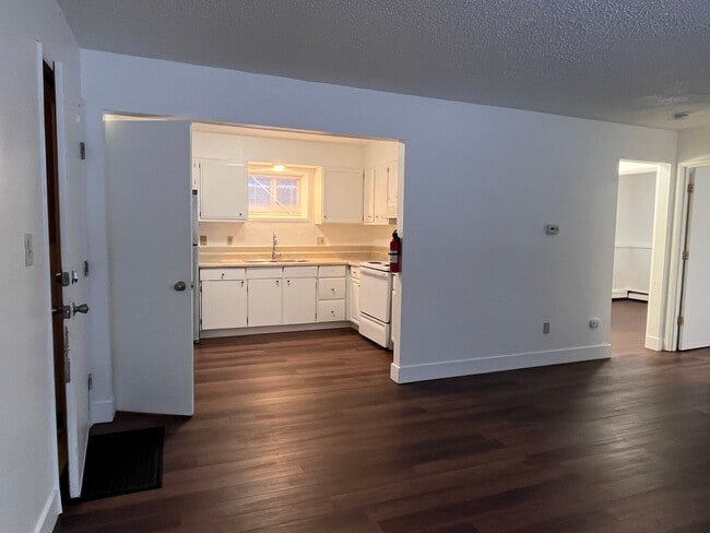 Building Photo - 741 N Bliss St Unit 2