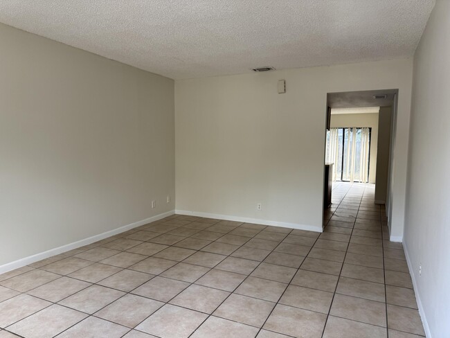 Photo - 1131 Goldenrod Rd