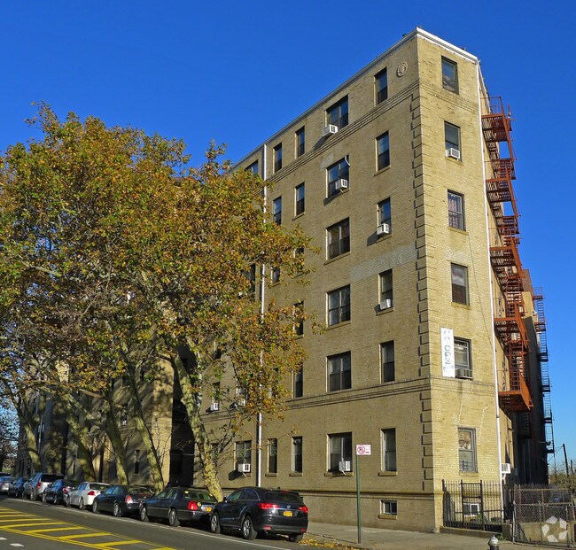 Primary Photo - 70-35 Broadway