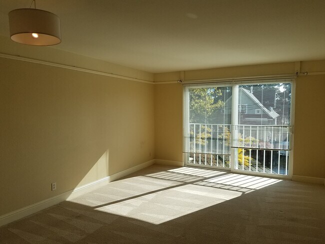 Photo - 800 N Allen Pl