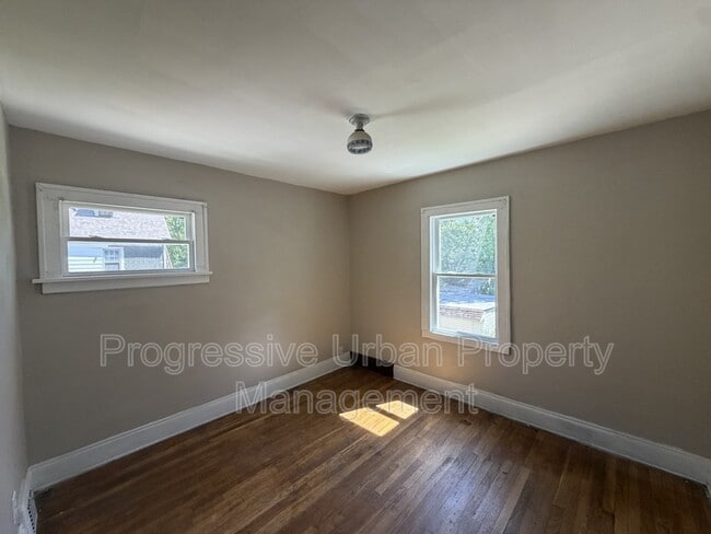 Photo - 14300 Darwin Ave