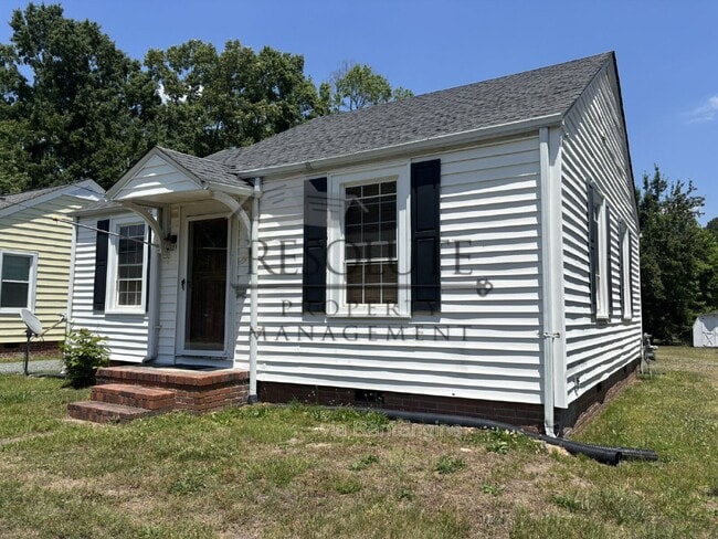 Building Photo - 321 E Church St