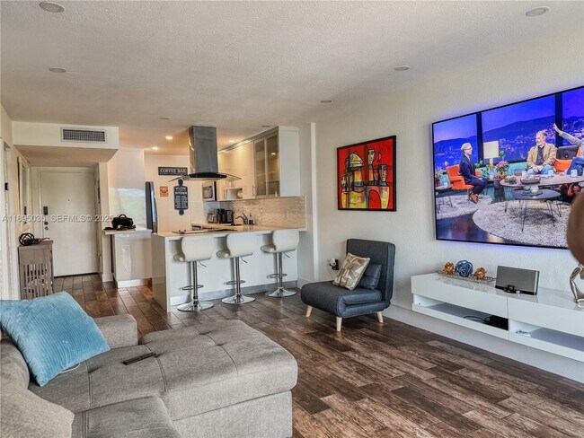 Photo - 7830 Dickens Ave Unit 403