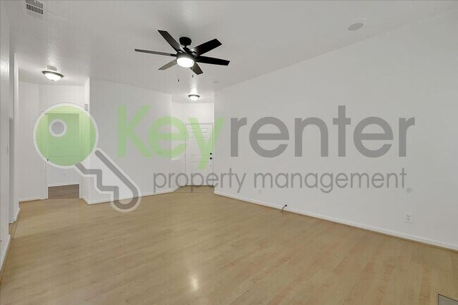 Photo - 8573 Meandering Way