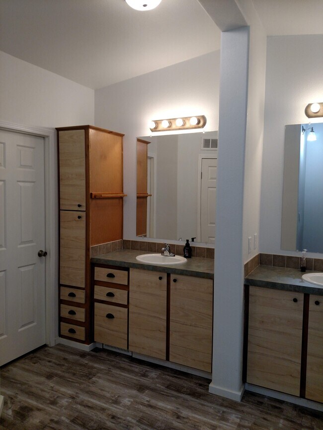 230 Indian Hills Rd Unidad Apartment