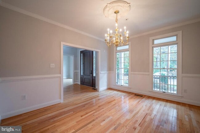 Photo - 119 E Jefferson St