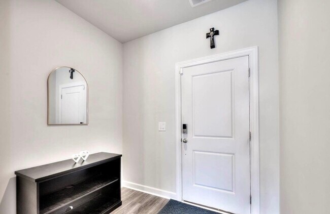 Photo - 1652 Village Grove Ln
