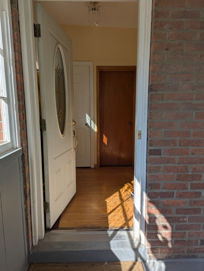 Enter through the front door. Shared entrance and common laundry area. - 94 Aldwych Av
