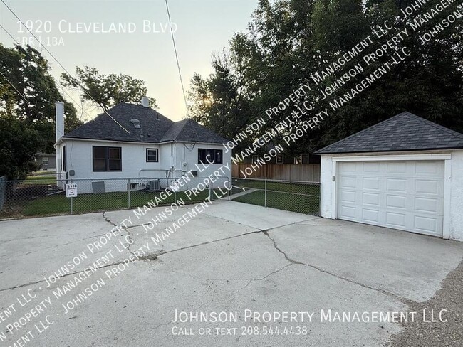 Photo - 1920 Cleveland Blvd