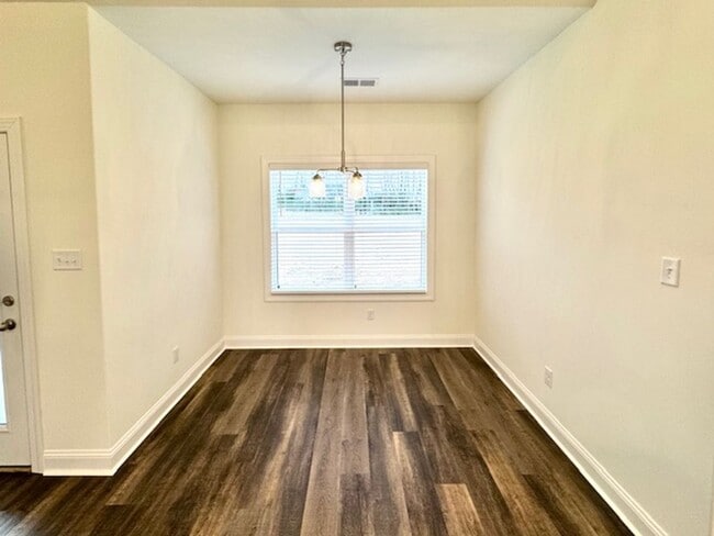 Photo - NewburyDr7436 Unit 1