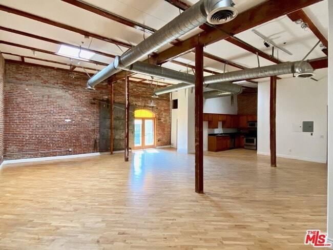 Photo - 726 S Santa Fe Ave Unidad 300