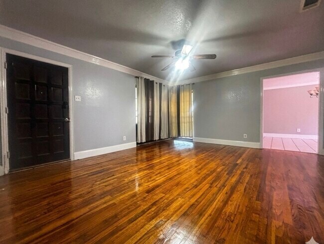 Photo - 3502 Michigan Ave