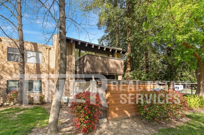 Building Photo - 730 Woodside Ln E Unit #11