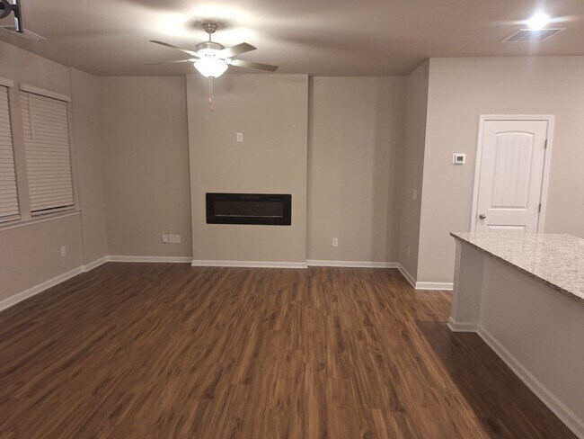 Photo - 220 Turner Ln