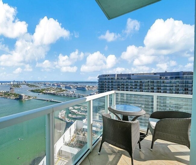 Building Photo - 1900 N Bayshore Dr