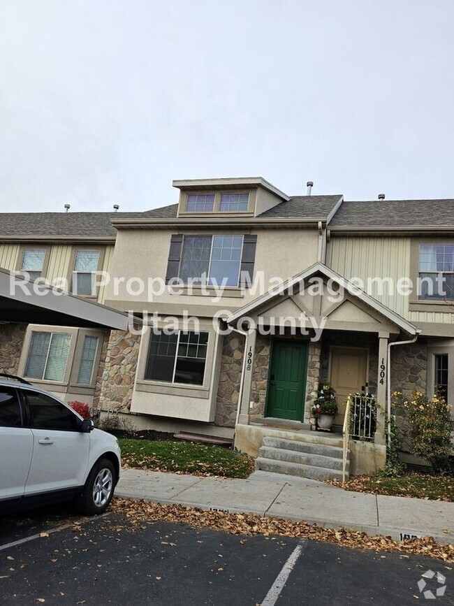 Building Photo - Provo Townhome With Finished Basement