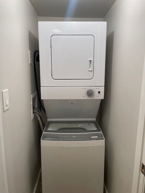 armario de lavandería - 1126 8th St NE Unidad Basement apartment