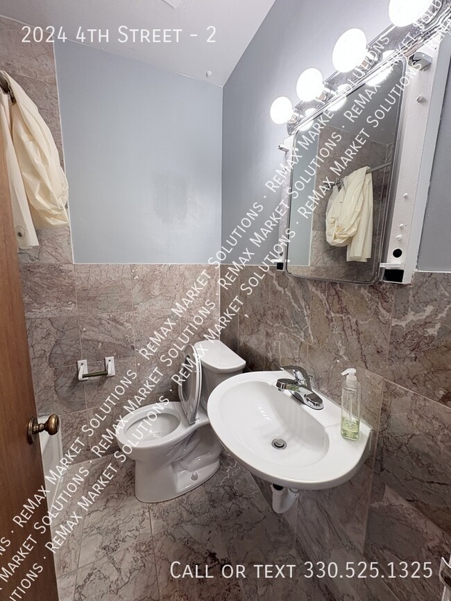 Photo - 2024 4th St Unit 2