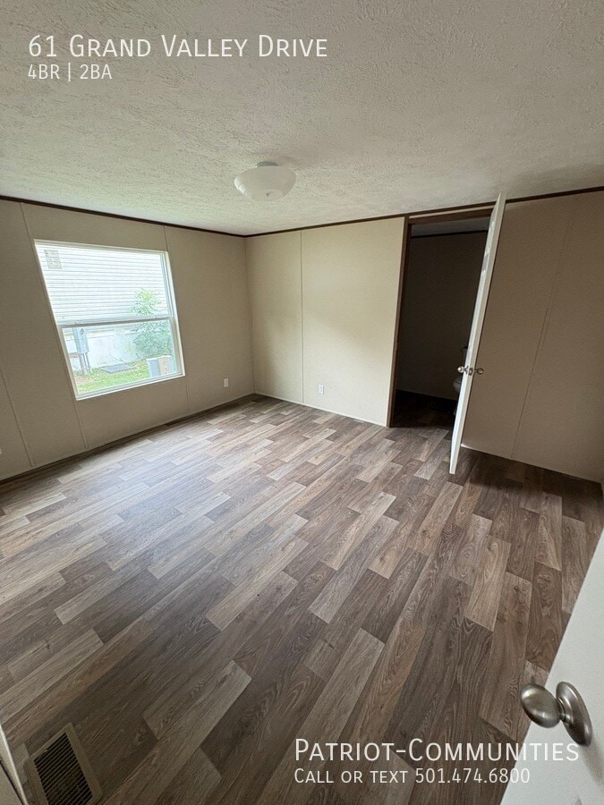 Photo - 61 Grand Valley Dr