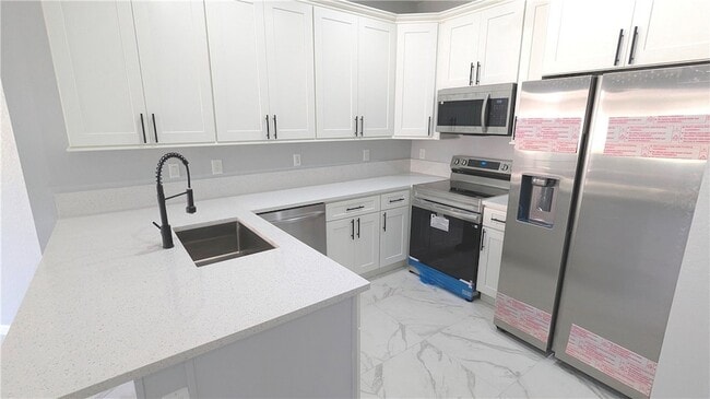 Building Photo - 826 Middleton Dr SW