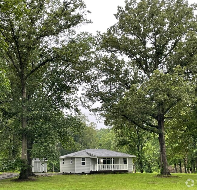 Building Photo - 5018 Holly Dr Rental
