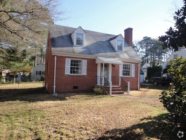 Building Photo - 3 BR/ 1.5 BA Brick Three Bedroom Cape Cod ... Rental