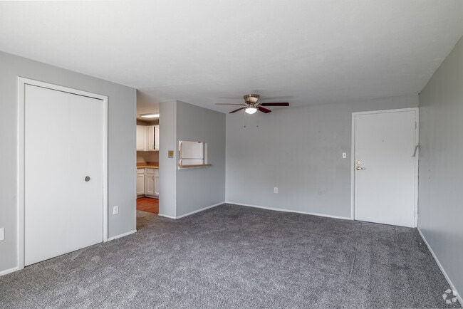 2BR, 1BA - 740–810SF - Dining Room/Living Room - Valley York Apartments