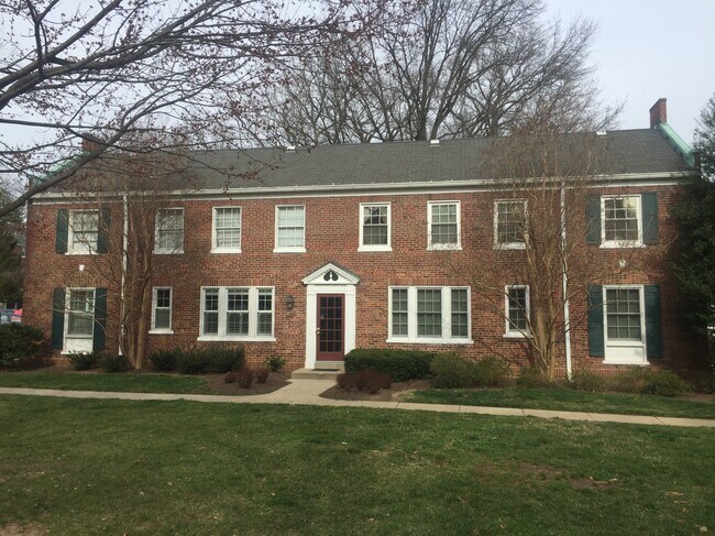 Building Photo - 1745 N Troy St Unit 432 Rental