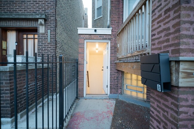 Photo - 7522 S Langley Ave