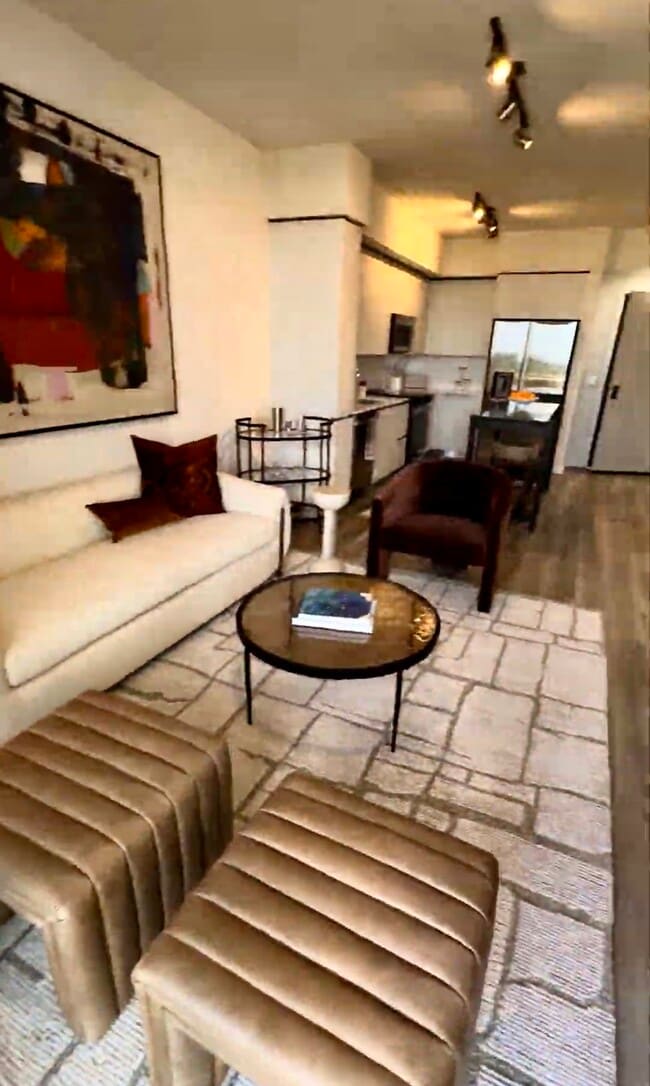 Photo - 722 NW 2nd Ave Unidad B