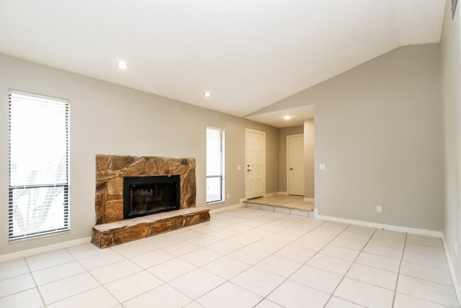 Photo - 5503 Bluejay Ln