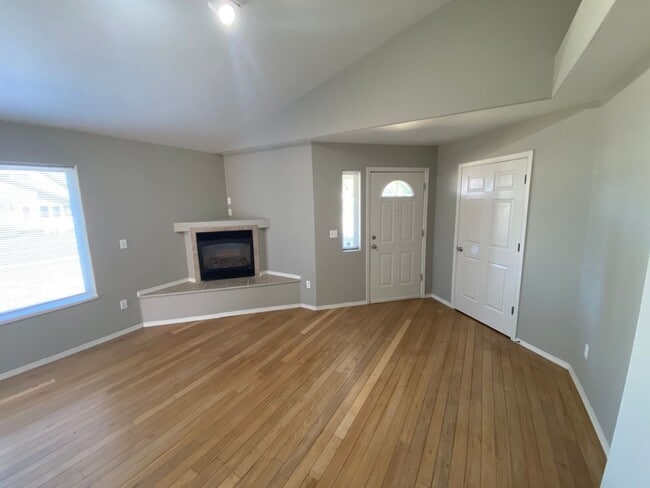 Photo - 4310 Sacramento Ct NE