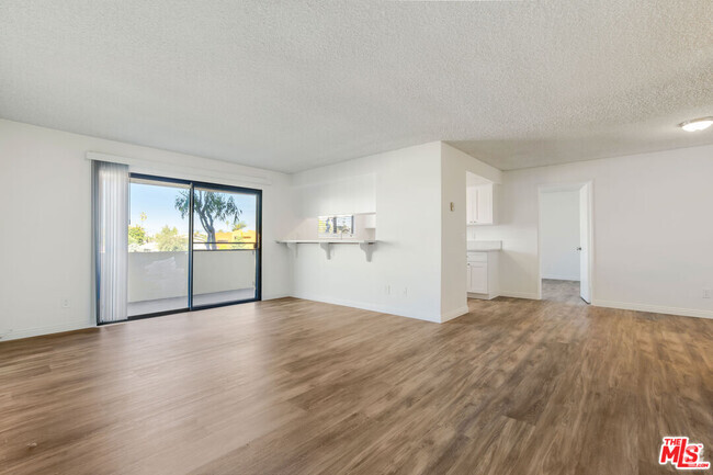 Building Photo - 5000 S Centinela Ave Unit 129 Rental