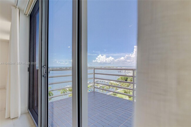 Photo - 1541 Brickell Ave Unit C1008
