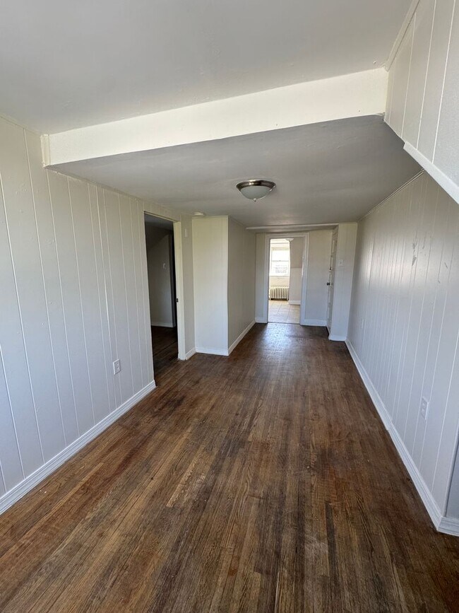 Photo - (105) 664-666 Oak Hill Ave