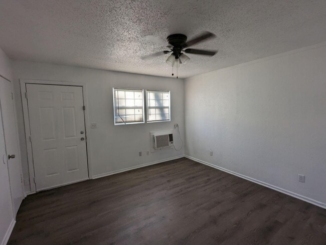 Photo - 535 42nd St