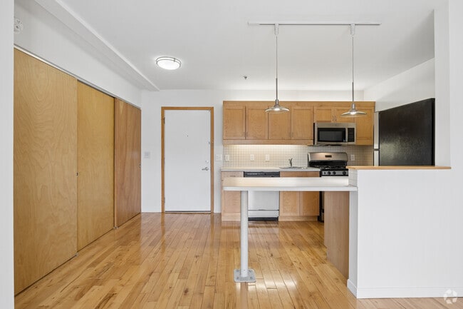 1BR, 1BA - 535SF - Kitchen