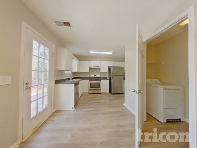 Photo - 6030 Savannah Dr