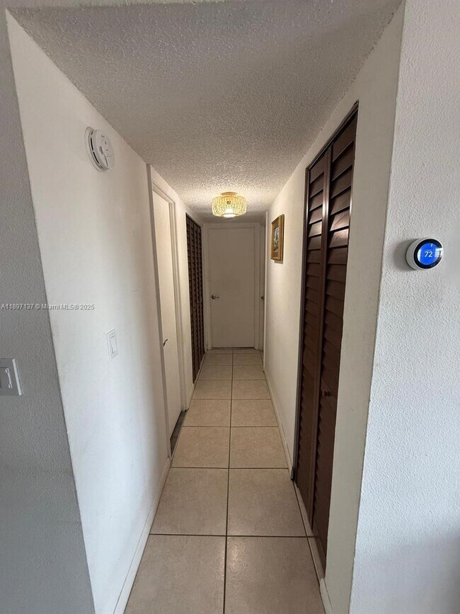 Photo - 9350 Fontainebleau Blvd Unidad 401