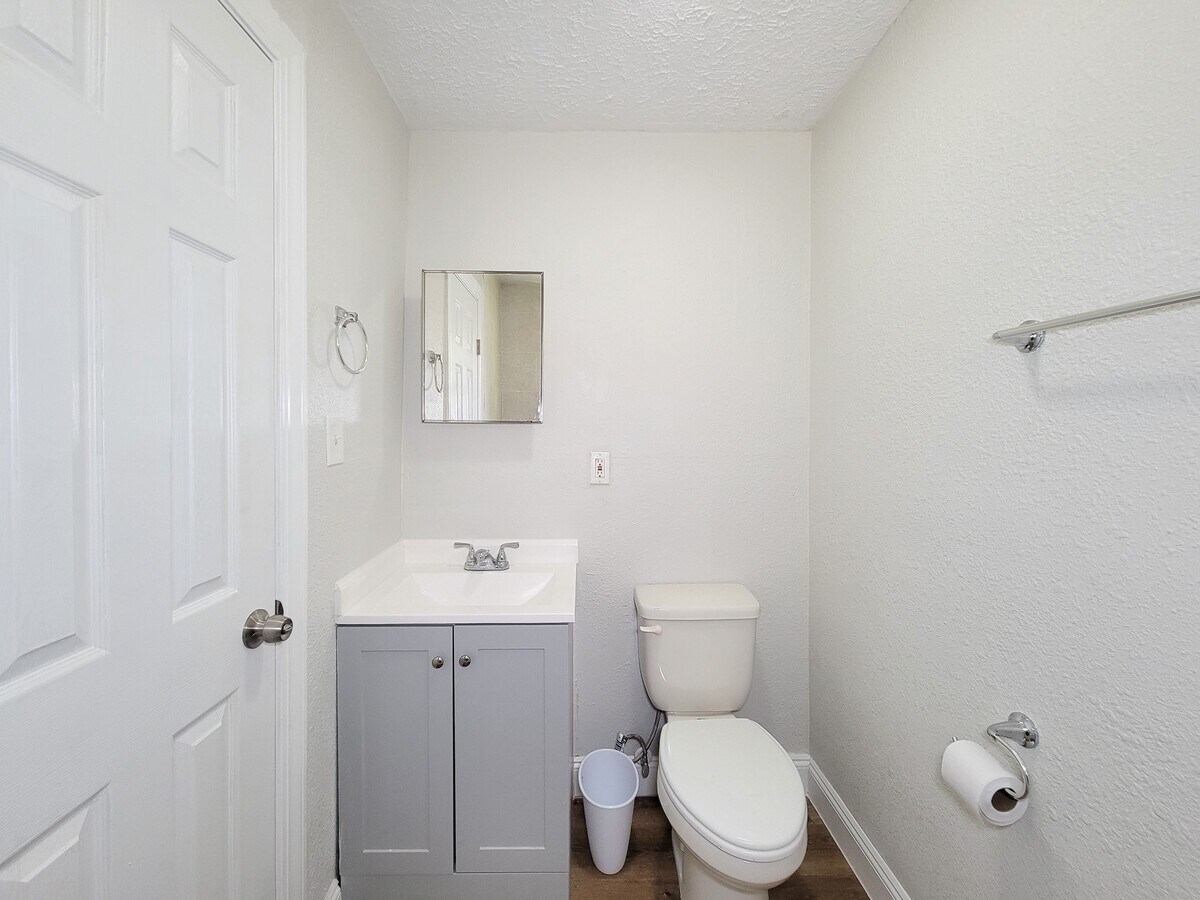 Photo - 711 Ave A Ave